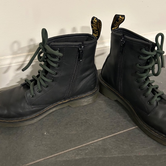 Kids Dr Martens boots with zip and laces - Picture 2 of 5